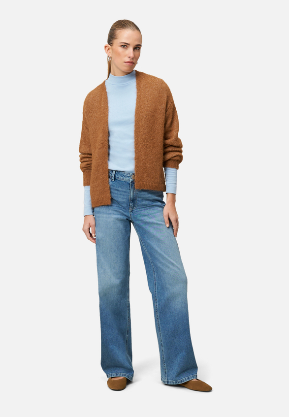 Cardigan offener Style / Modellfoto Vorderseite (Outfit)
