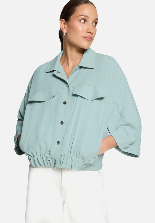 Blouson mit Knopfleiste / Modellfoto Vorderseite