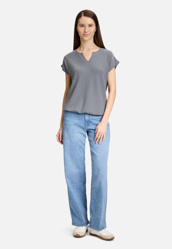 Casual-Shirt mit Struktur / Modellfoto Vorderseite (Outfit)