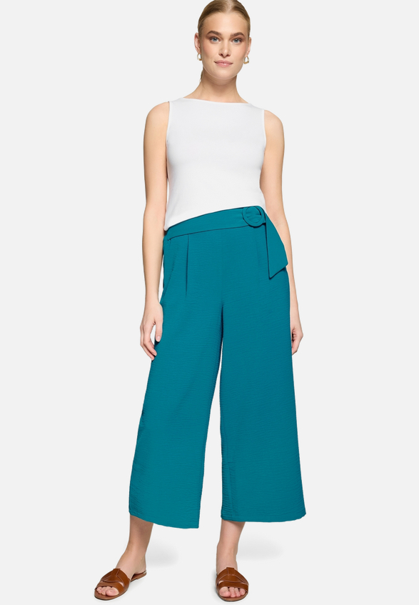 Stoffhose  7/8 Länge mit Schnalle / Modellfoto Vorderseite (Outfit)