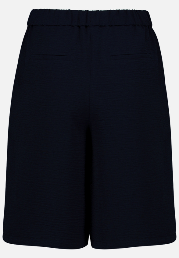 Bermuda-Shorts  mit Gürtel  / Rückseite