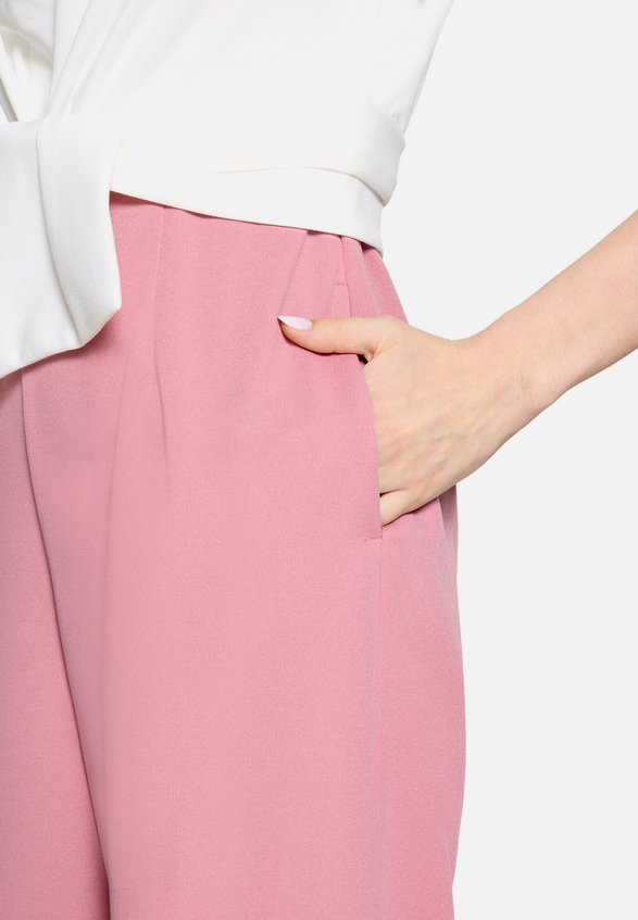 Jumpsuit mit weitem Bein / Detailbild