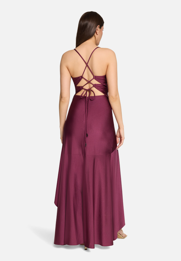 Abendkleid mit Volant / Modellfoto Rückseite
