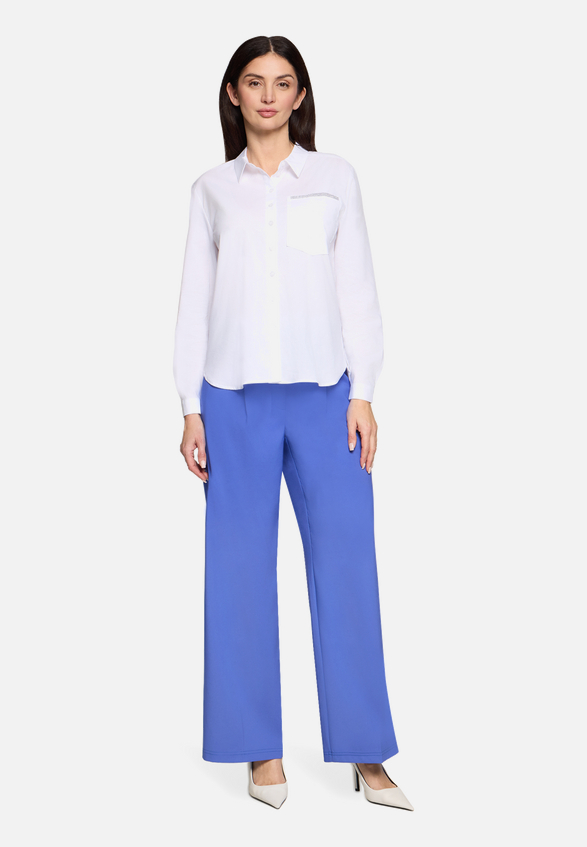 Stoffhose unifarben / Modellfoto Vorderseite (Outfit)