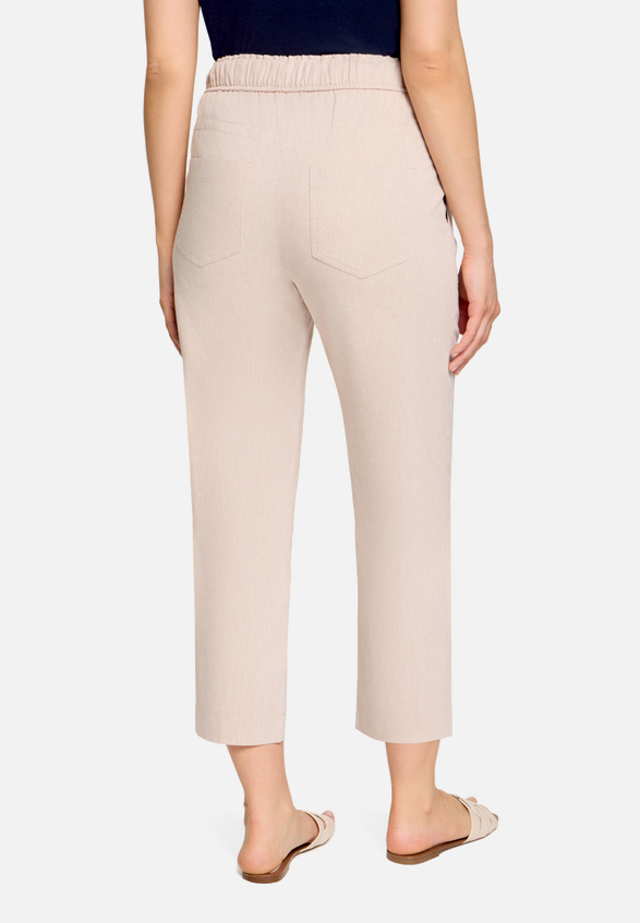 Casual-Hose mit elastischem Bund / Modellfoto Rückseite
