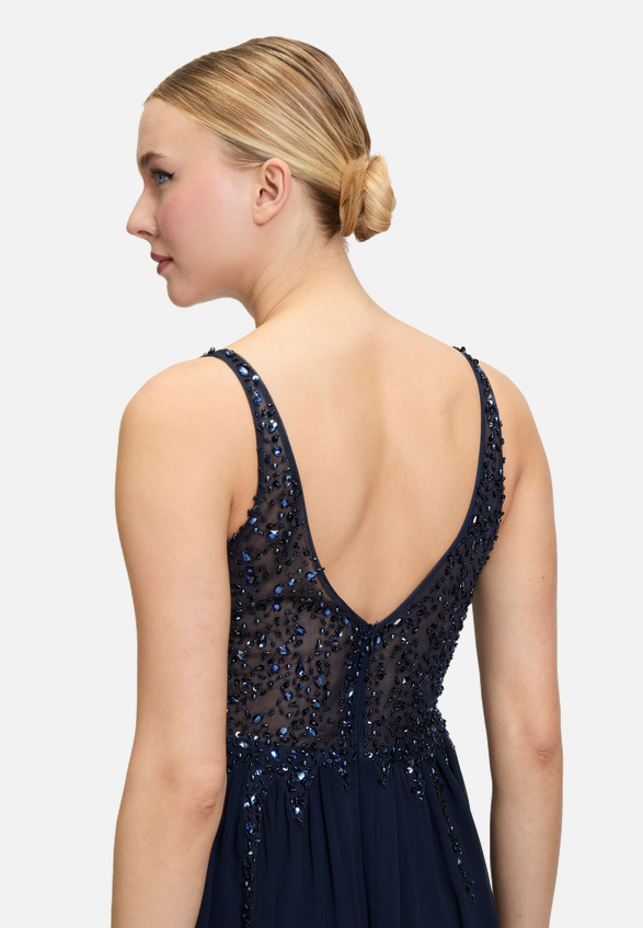 Abendkleid mit Stickerei / Detailbild