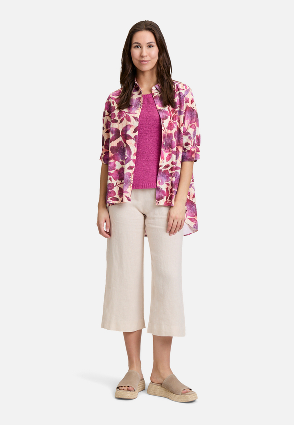 Leinenbluse mit Kragen / Modellfoto Vorderseite (Outfit)