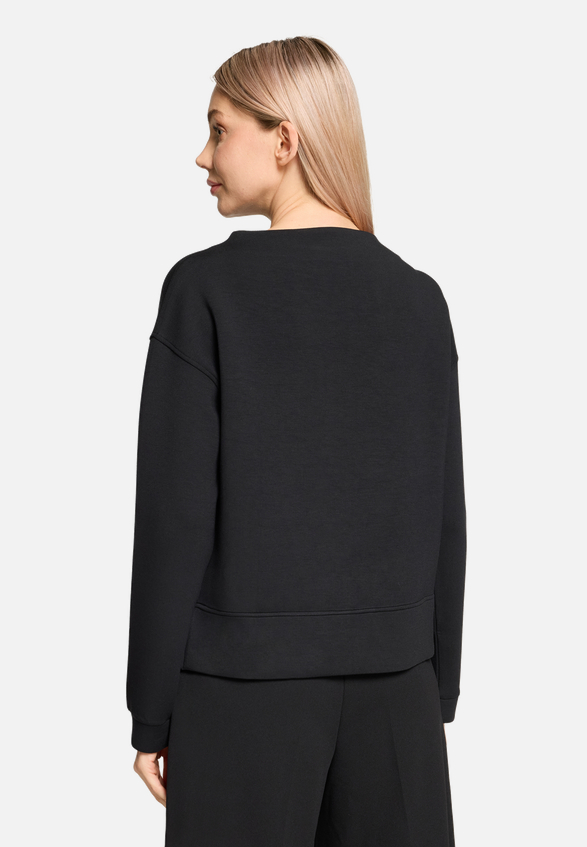 Sweatshirt mit Stehkragen / Modellfoto Rückseite