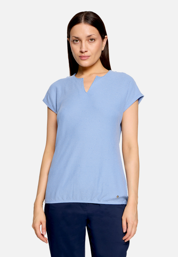 Casual-Shirt mit Struktur / Modellfoto Vorderseite