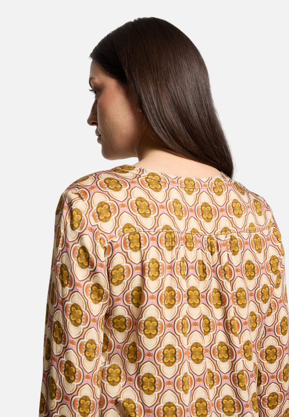 Casual-Bluse mit Knöpfen / Detailbild