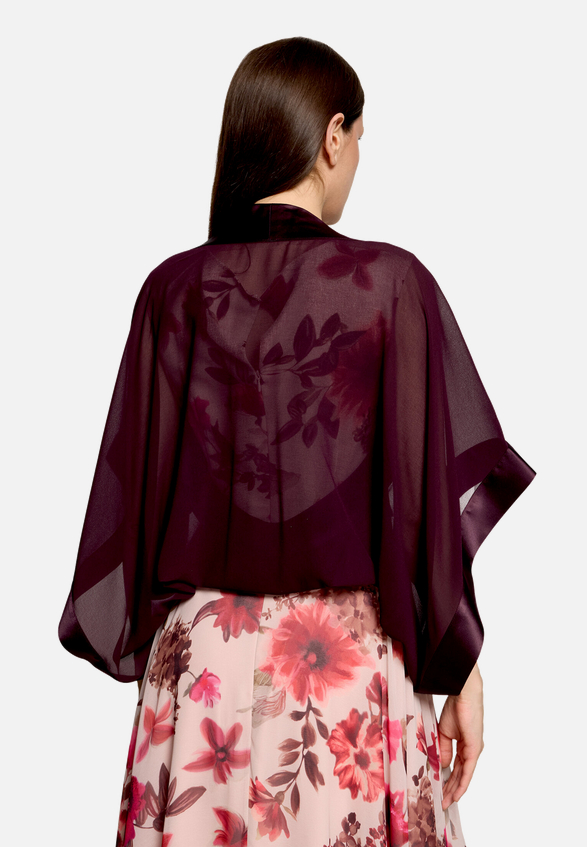 Chiffonstola mit 3/4 Arm / Modellfoto Rückseite