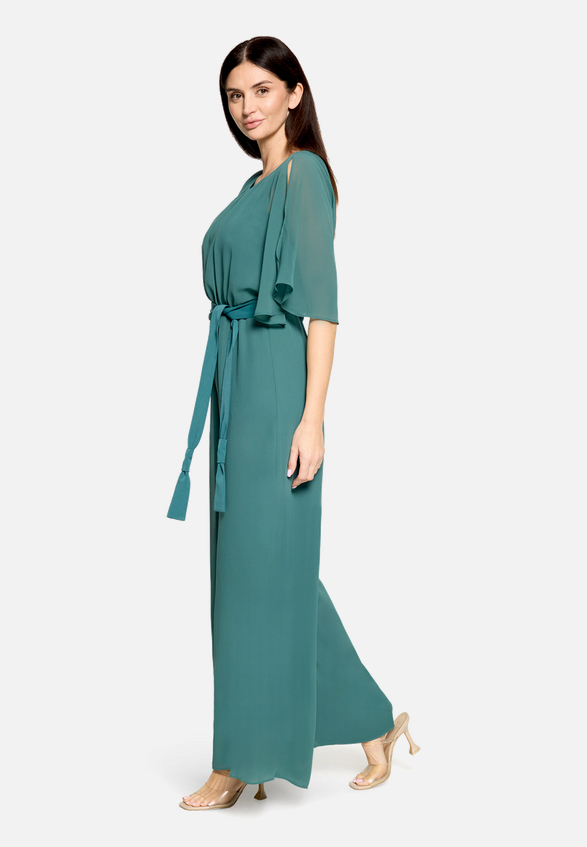 Jumpsuit mit Bindegürtel / Modellfoto Vorderseite (Outfit)