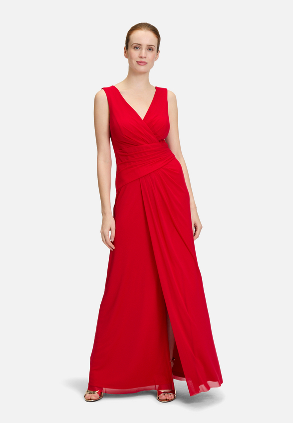 Abendkleid mit V-Ausschnitt / Modellfoto Vorderseite