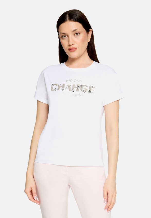 Casual-Shirt mit Stickerei / Modellfoto Vorderseite