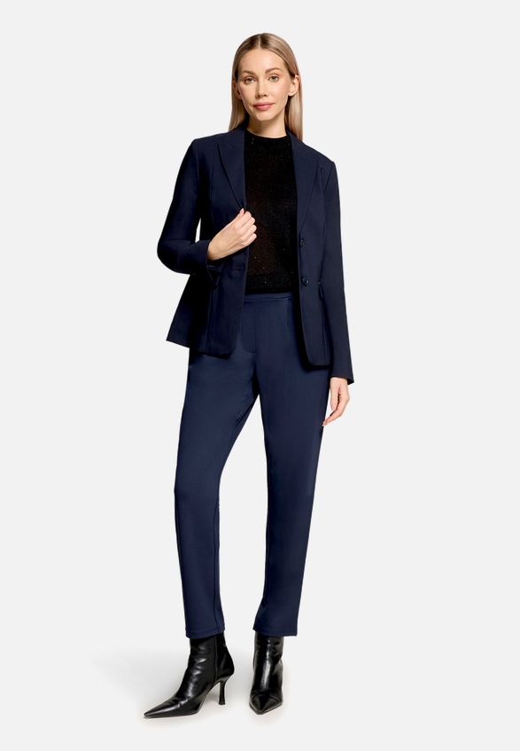 Kurzblazer langarm / Modellfoto Vorderseite (Outfit)