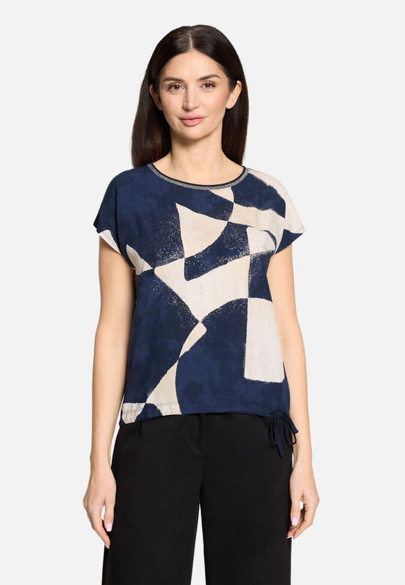 Patchwork-Shirt mit Print / Modellfoto Vorderseite