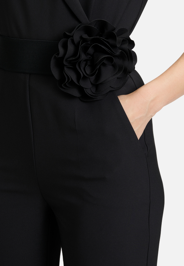 Jumpsuit mit Gürtel / Detailbild