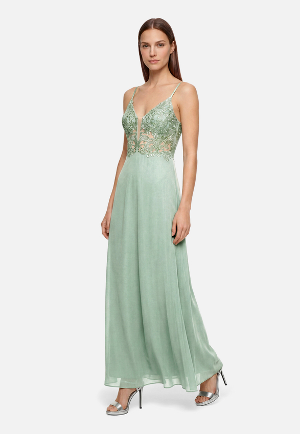 Abendkleid mit Stickerei / Modellfoto Vorderseite (Outfit)