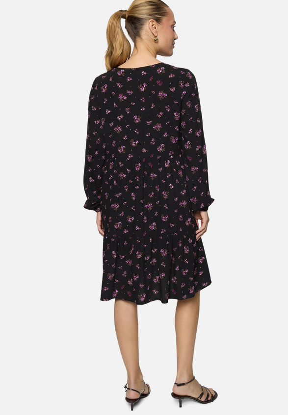 Blusenkleid mit Blumen  / Modellfoto Rückseite