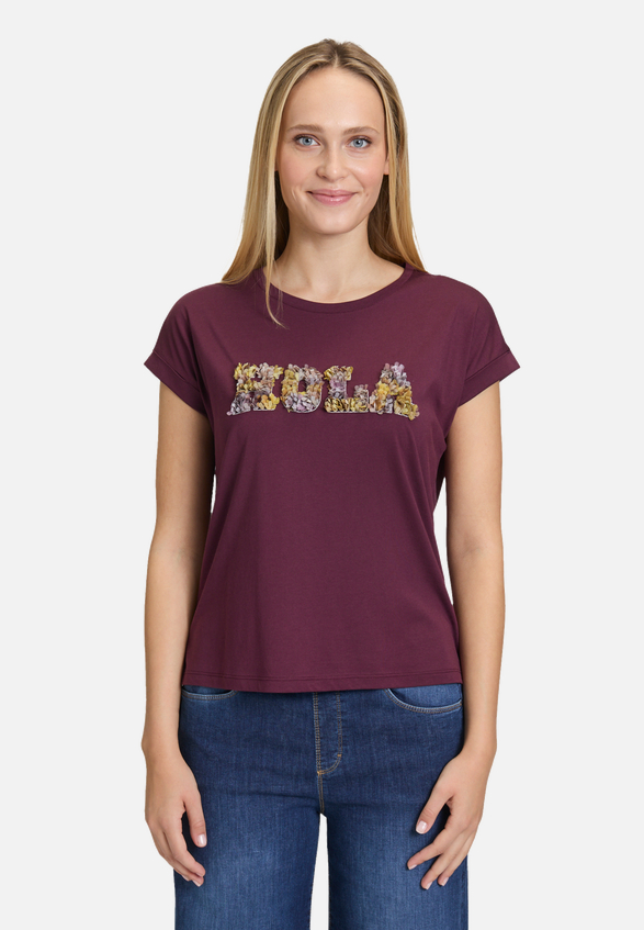 Rundhals-Shirt mit Ärmelaufschlag / Modellfoto Vorderseite