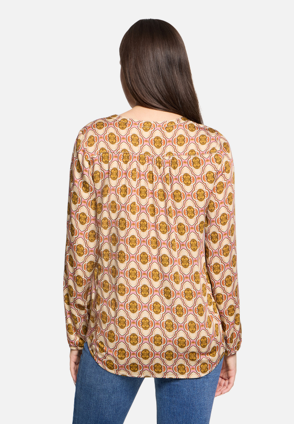 Casual-Bluse mit Knöpfen / Modellfoto Rückseite