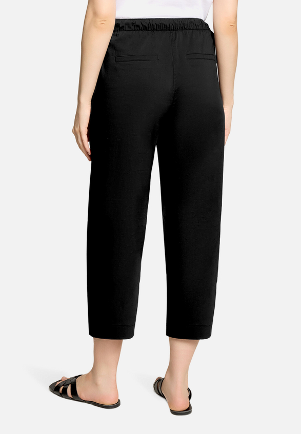 Casual-Hose mit elastischem Bund / Modellfoto Rückseite
