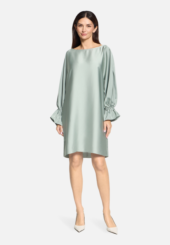 Midikleid langarm / Modellfoto Vorderseite