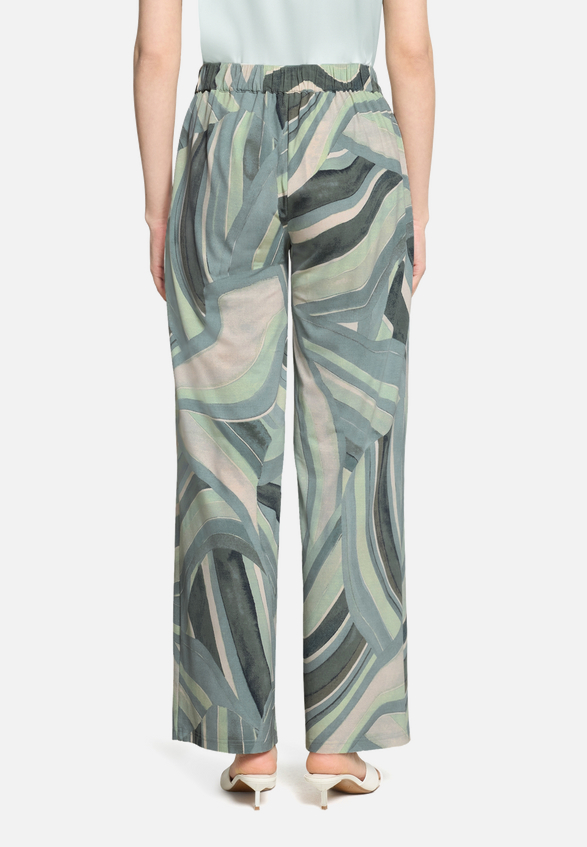 Schlupfhose mit Eingrifftaschen / Modellfoto Rückseite