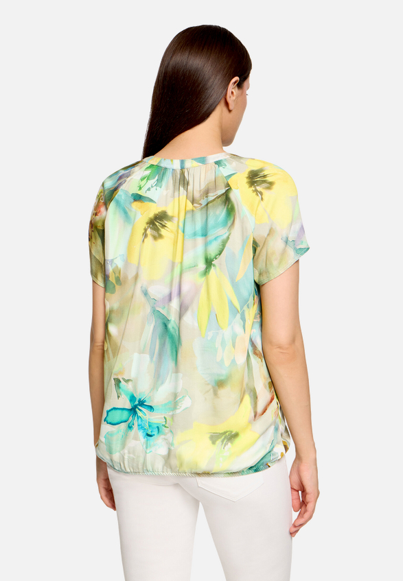 Satin-Bluse mit Blumenprint / Modellfoto Rückseite