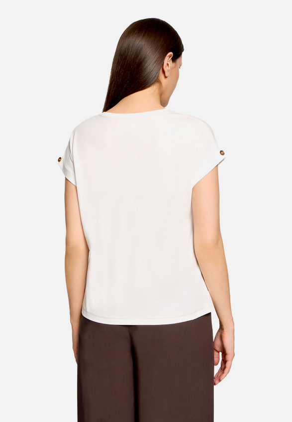 Printshirt mit Ärmelaufschlag / Modellfoto Rückseite