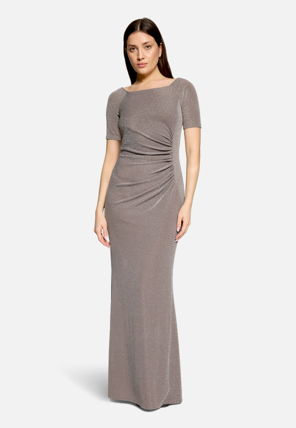 Abendkleid im Glitzer-Look / Modellfoto Vorderseite