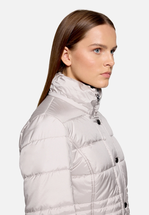 Outdoorjacke mit abnehmbarer Kapuze / Detailbild