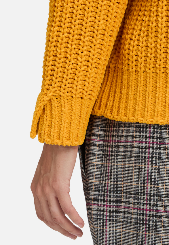 Strickpullover mit Stehkragen / Detailbild