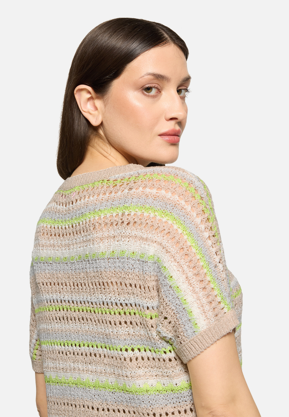 Lochstrick-Pullover mit U-Boot-Ausschnitt / Detailbild