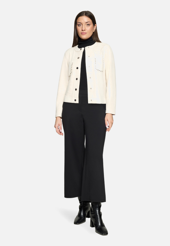 Blazer-Jacke mit Knöpfen / Modellfoto Vorderseite (Outfit)