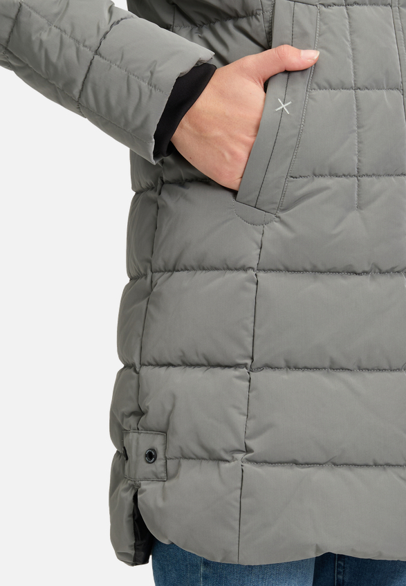 Winterjacke mit Kapuze / Detailbild