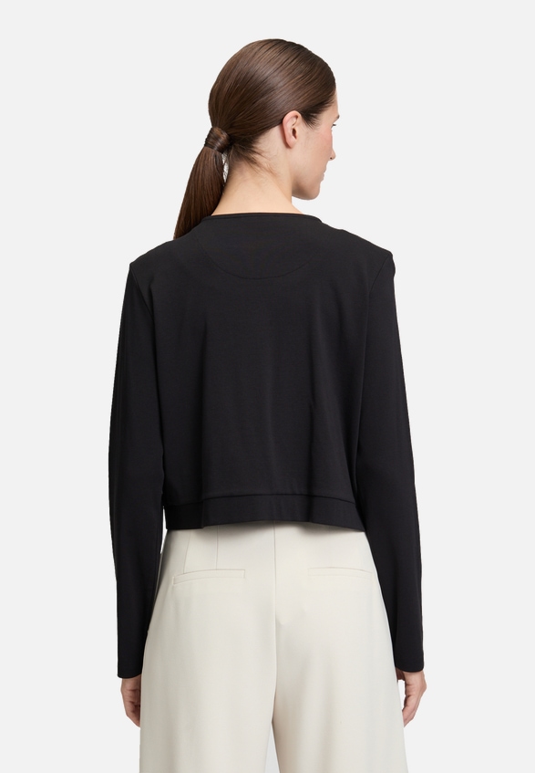 Shirtjacke mit Rundhalsausschnitt / Modellfoto Rückseite