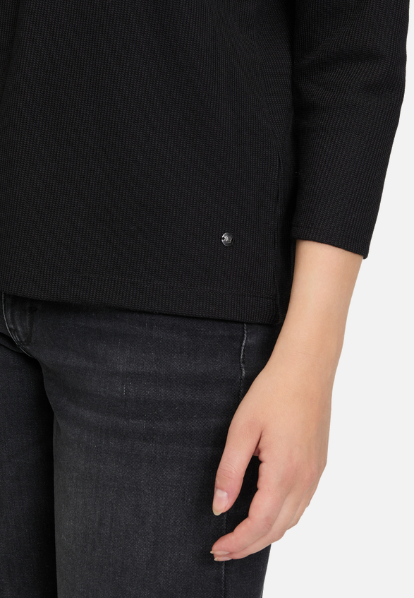 Casual-Shirt mit V-Ausschnitt / Detailbild