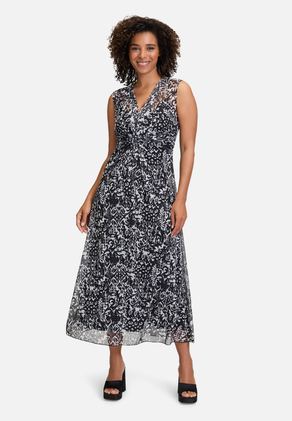 Midikleid ohne Arm / Modellfoto Vorderseite