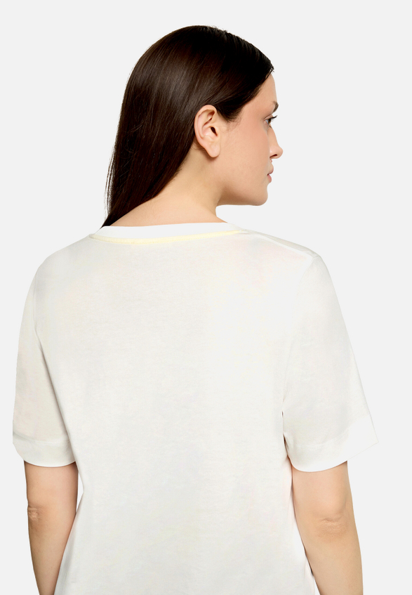 Kurzarm-Shirt mit Rundhalsausschnitt / Detailbild