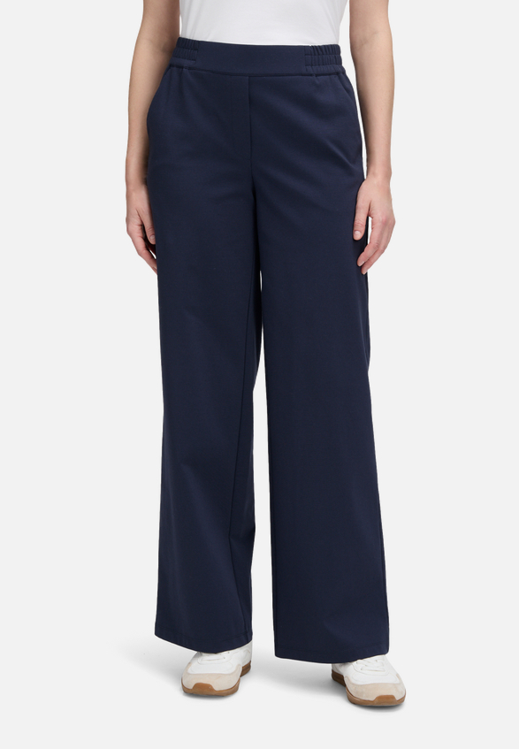 Schlupfhose mit Eingrifftaschen / Modellfoto Vorderseite