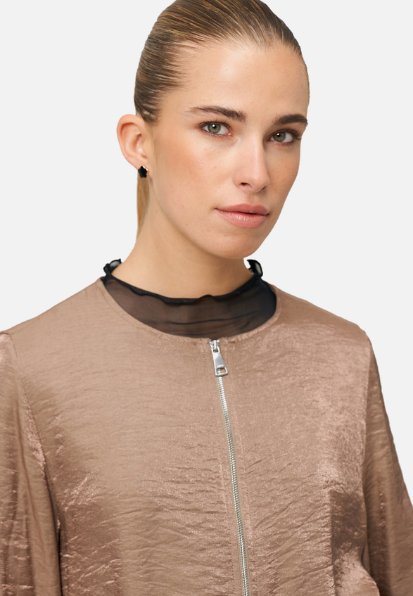 Jacke mit Knittereffekt / Detailbild