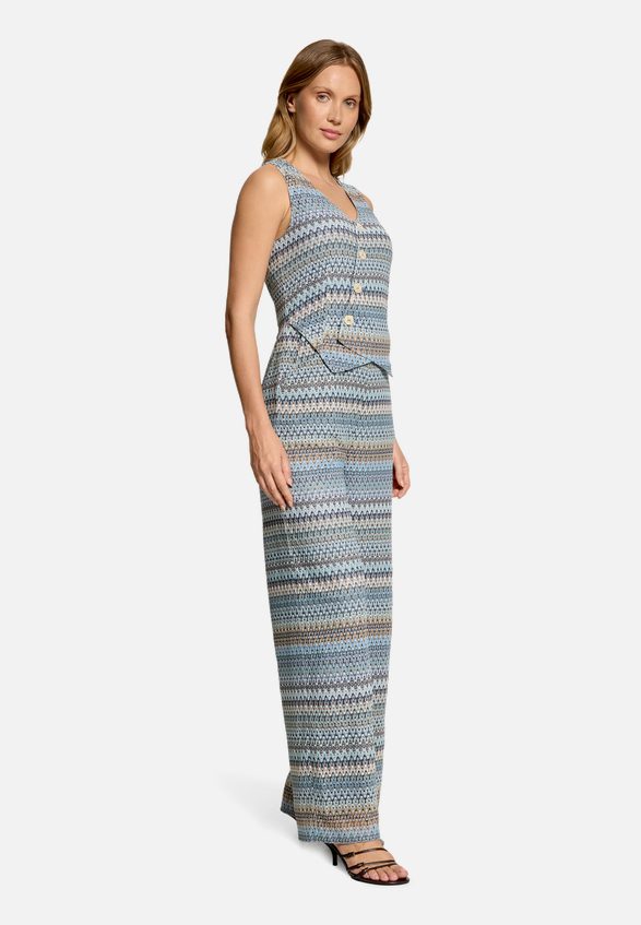 Jumpsuit mit Westenteil / Modellfoto Vorderseite (Outfit)