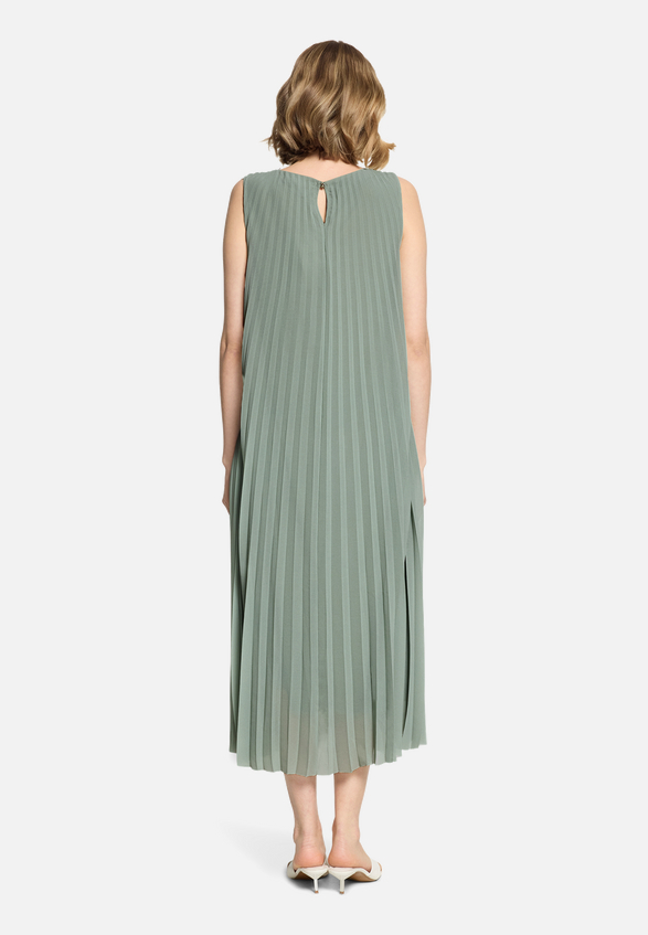 Maxikleid mit Plissee / Modellfoto Rückseite