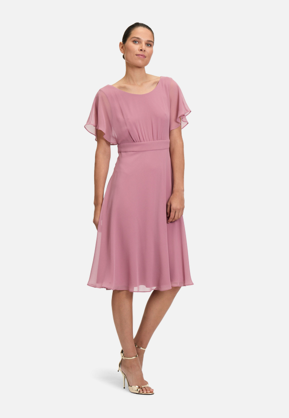 Cocktailkleid kurzarm / Modellfoto Vorderseite (Outfit)