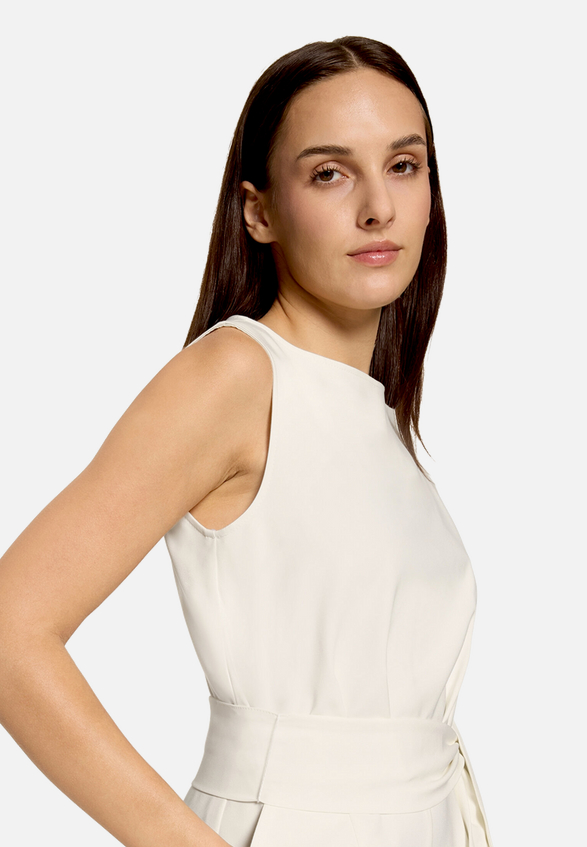 Eleganter Jumpsuit mit Eingrifftaschen / Detailbild