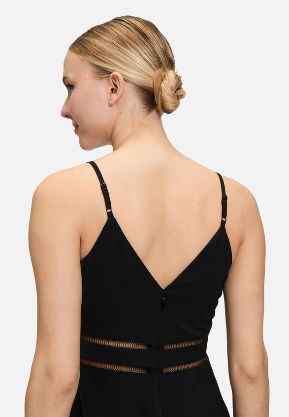 Jumpsuit mit Cut-Outs / Detailbild