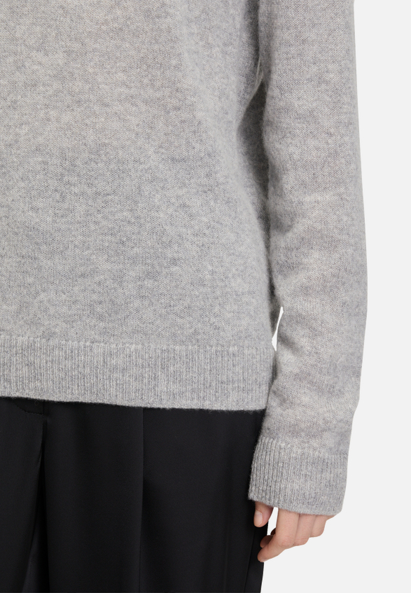 Kaschmir-Pullover mit Stehkragen / Detailbild