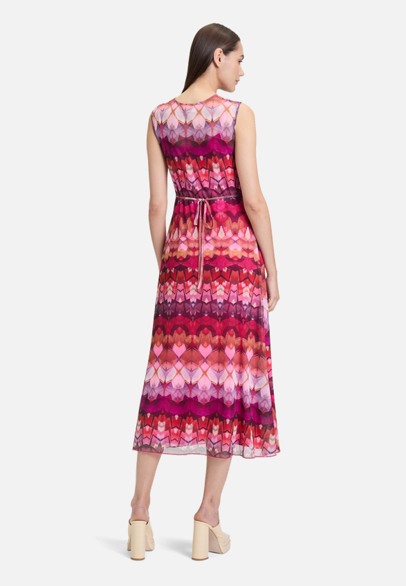 Midikleid ohne Arm / Modellfoto Rückseite