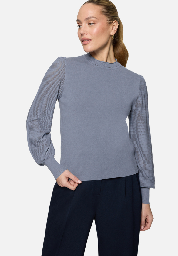Pullover mit hohem Kragen / Modellfoto Vorderseite